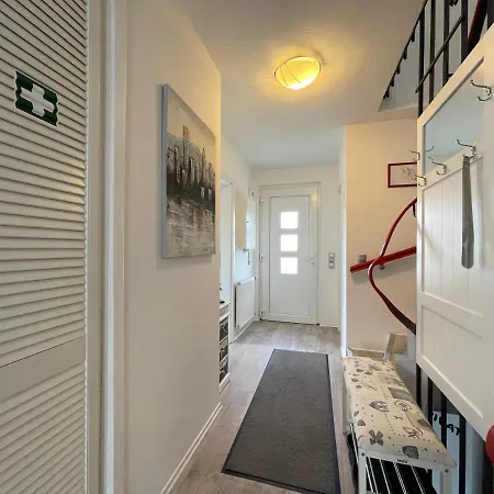 Semesterbostad Sweethome - Eingezaeunter Garten - 3 Hunde Willkommen - Ruhige Sackgasse